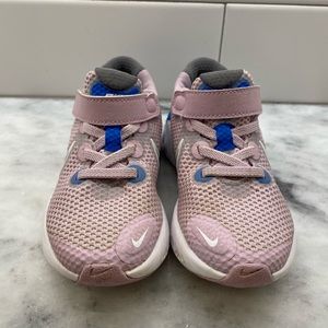 NWOT Little Girls Nikes Size 11c